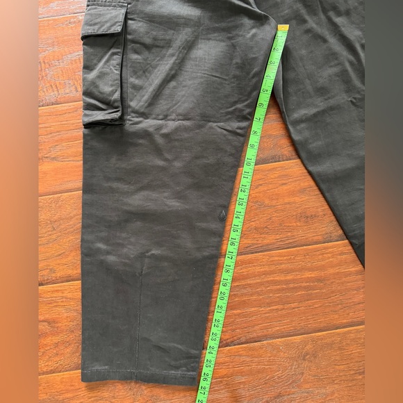 Volcom Men’s Tokyo True Streamlined Shell Elastic Waist Cargo Pant - size Medium - Picture 4 of 5